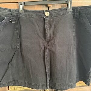 Black Cargo Skorts